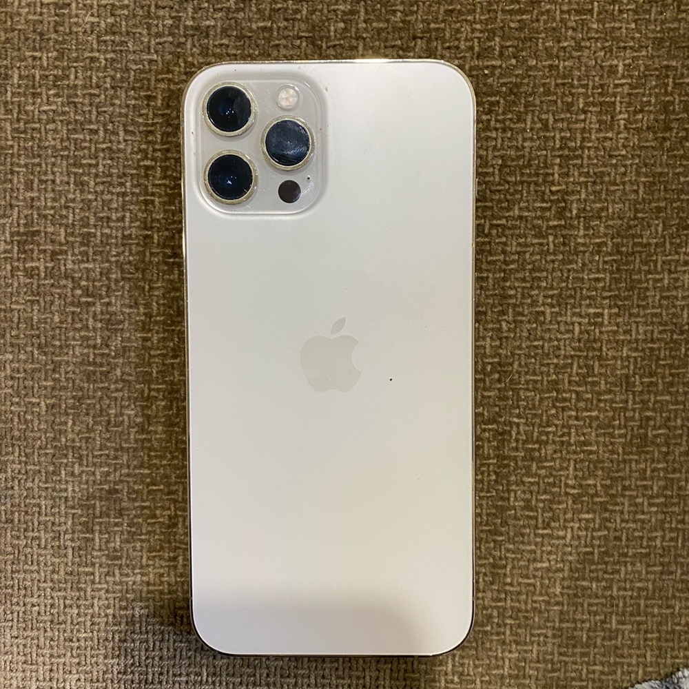 iPhone 12 Pro Max - Picture 2 of 2
